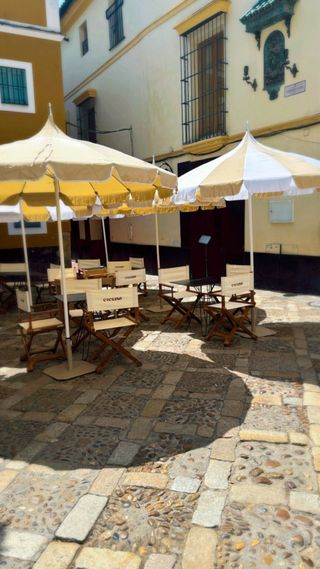 Sombrilla Sklum Beige y Blanca