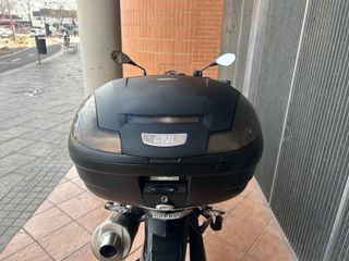 BMW F 700 GS Negra y Roja