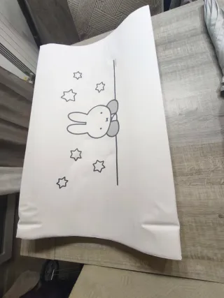 Colchón cambiador dibujo Miffy y funda toalla
