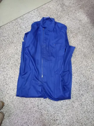 Mono de trabajo azul