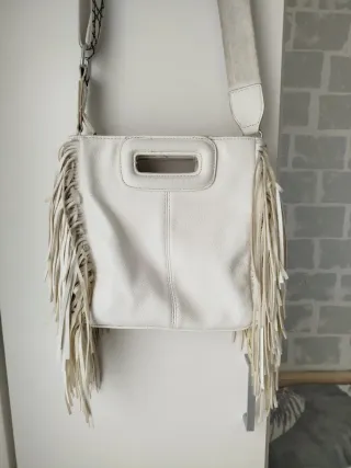 Bolso blanco con flecos
