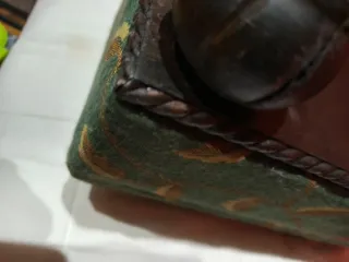 Taburete reposapiés vintage floral