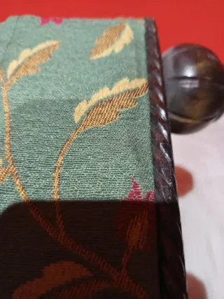 Taburete reposapiés vintage floral