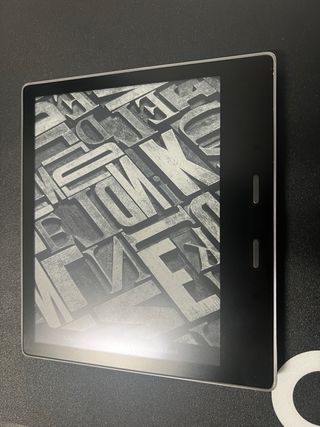 Kindle Oasis 10ª generazione 8GB luce calda + Custodia in pelle ufficiale