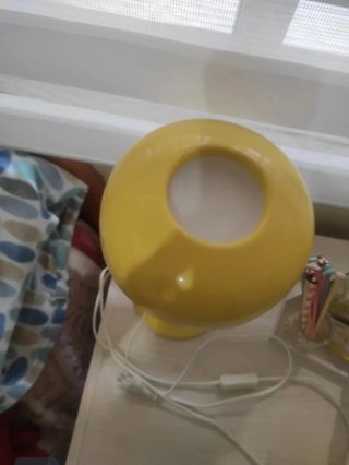 2 Lámpara de mesa beige y blanca y amarilla y blan