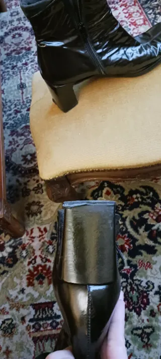 Botines charol Paco Herrero.