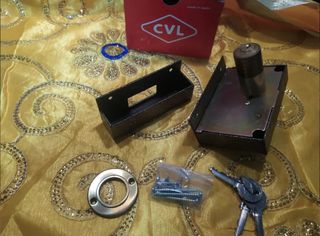 Cerradura de sobreponer CVL con llaves