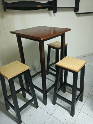2 Mesas Altas y 6 Taburetes Madera