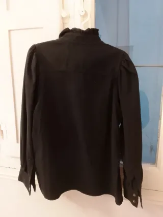 Camisa negra elegante mujer