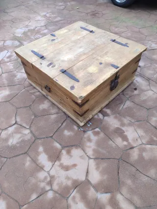 Mesa arcón rústica madera y metal