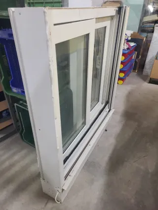 Ventana corredera PVC blanca