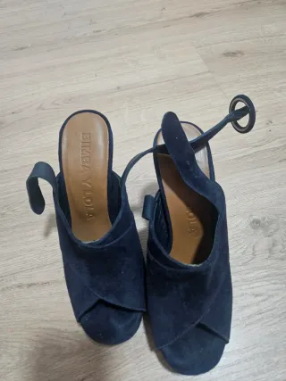 Sandalias tacón Bimba y Lola azul