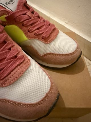 Zapatillas Pepe Jeans rosas y amarillas