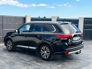 Mitsubishi Outlander 220 DI-D Motion 2WD 5 Plazas