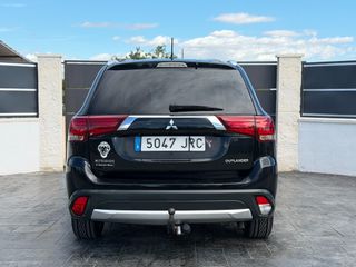Mitsubishi Outlander 220 DI-D Motion 2WD 5 Plazas