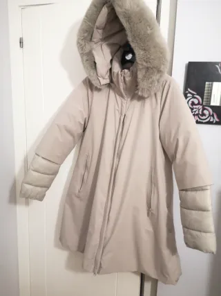 Abrigo Nuevo, de Monte Cervino acolchado beige