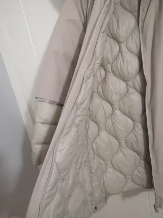 Abrigo Nuevo, de Monte Cervino acolchado beige