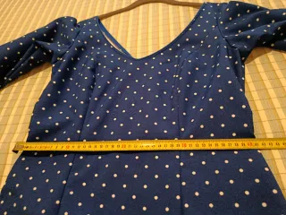 Traje de flamenca azul con lunares blancos