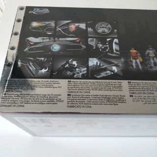 Batmovil Jada 1:18 TV 1966 PRECINTADO