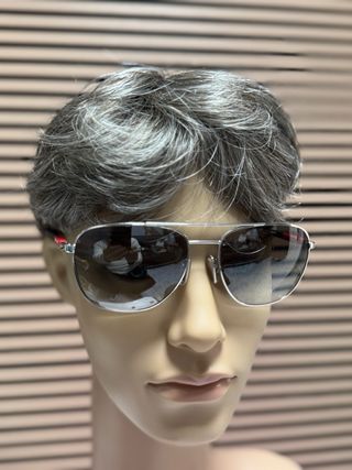 Gafas de sol Prada negras y rojas