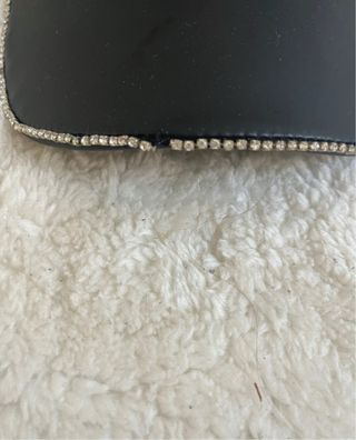 Gorra Guess Negra con Brillantes