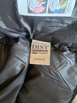 Abrigo Moncler Montbeliard Negro Corto con Capucha