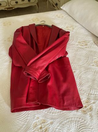 Tre cappotti in vendita