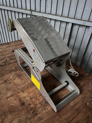 Termoselladora TOP-SEAL 140 para barquetas.