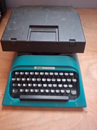 Máquina de escribir años 60/70 Olivetti Lettera 10