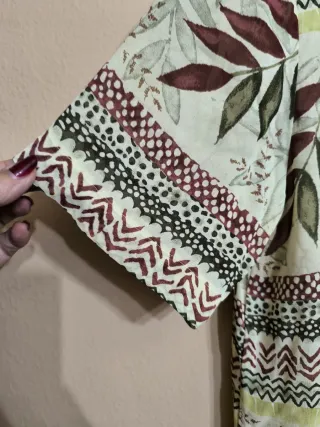 Blusón estampado hojas y grecas