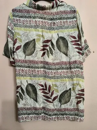 Blusón estampado hojas y grecas