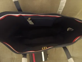 Borsa e portafoglio donna Tommy Hilfiger