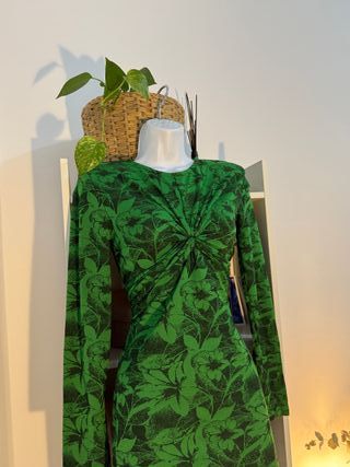 Precioso vestido verde estampado Zara talla S
