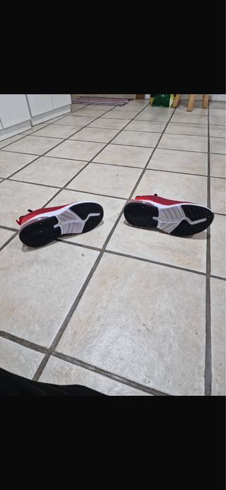 Deportivas rojas mujer