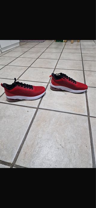 Deportivas rojas mujer