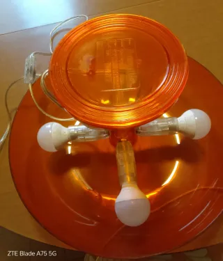 Lampada da tavolo arancione design