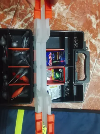 Lote cañas de pesca i carretes ACEPTO CAMBIO