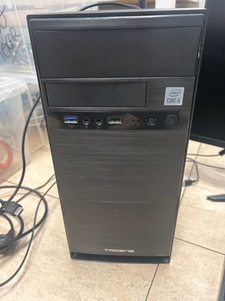 Ordenador de sobremesa negro AOC