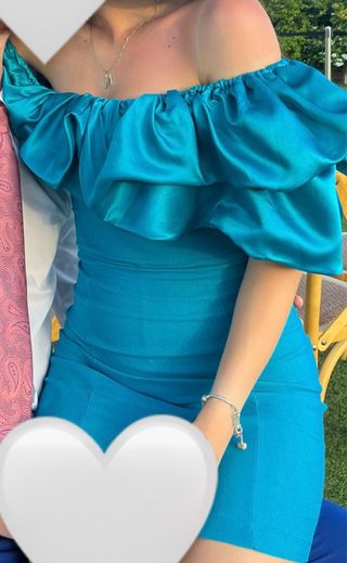 Vestido fiesta azul con volantes