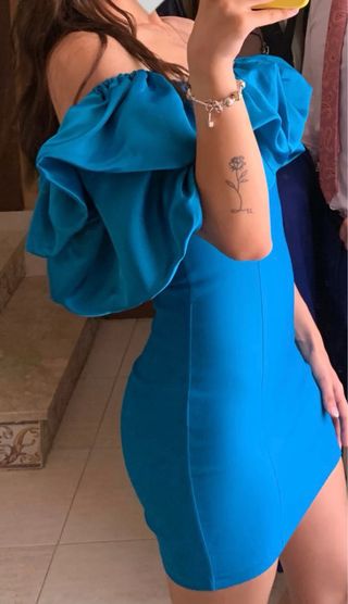 Vestido fiesta azul con volantes