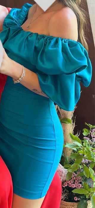 Vestido fiesta azul con volantes