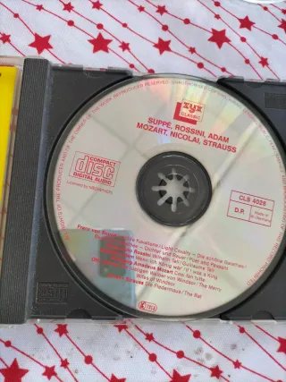 Mueble para CDs con Colección Clásica