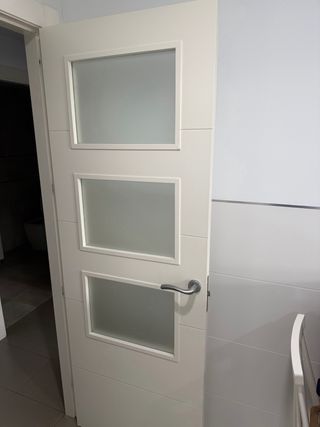 Siete puertas de interior, 2 con cristal