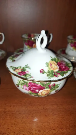 Set  Tazzine Caffè con Piattini e Zuccheriera