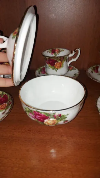 Set  Tazzine Caffè con Piattini e Zuccheriera