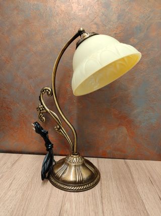 Lamparita de mesa retro dorada y beige