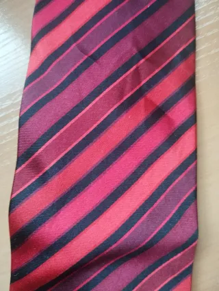 Corbata Rayas Rojas y Moradas