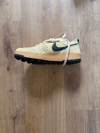 Zapatillas Nike Beige y Verde