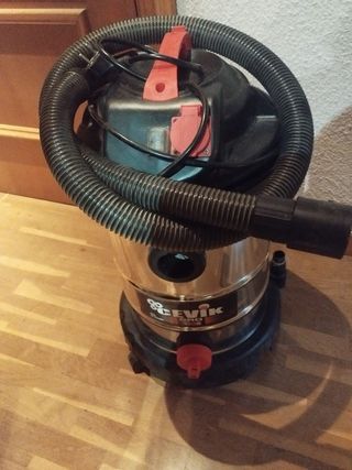 Aspirador Cevik Pro 30 XT