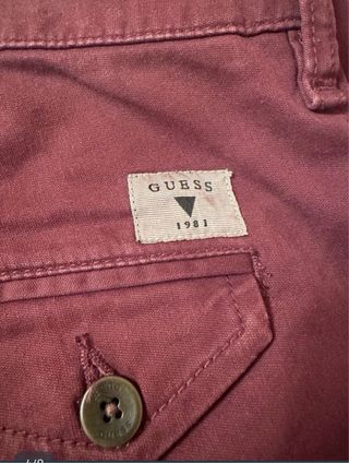Pantalón Chino Guess Burdeos